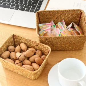 Paniers de rangement en paille